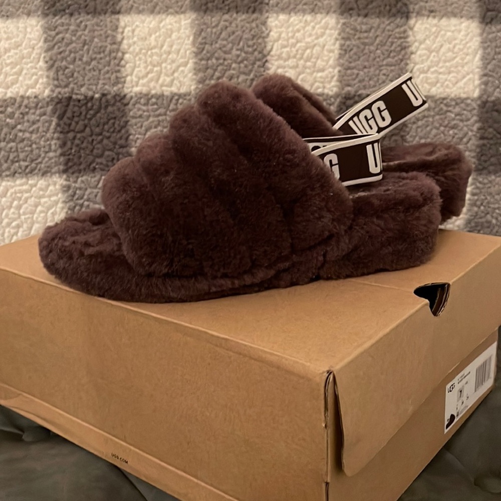 Uggs slipper/ slide
